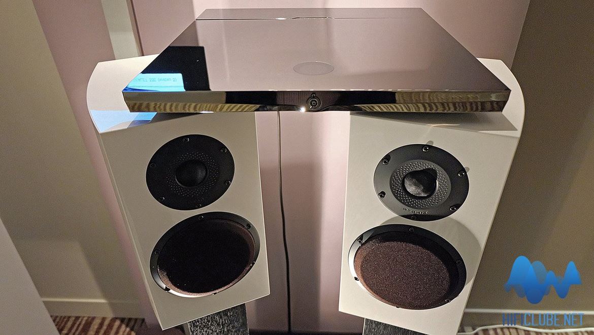 The Ensemble Devialet 120 + Atohm GT1 loudspeakers, the sophistication of simplicity and high compatibility