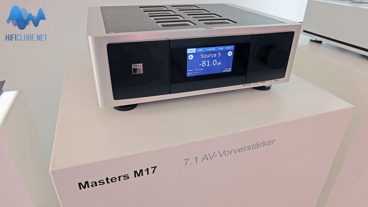 NAD M17 prévio/processador digital multicanal