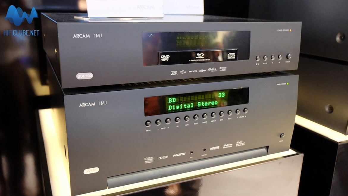 Arcam BDP 300 e AV950 (em baixo)