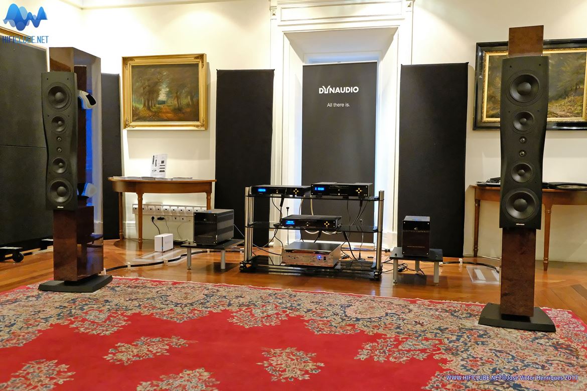Foyer Beau-Sejour - Esoterico/Smartaudio - Dynaudio Confidence Platinum C4 and the taming of the shrew
