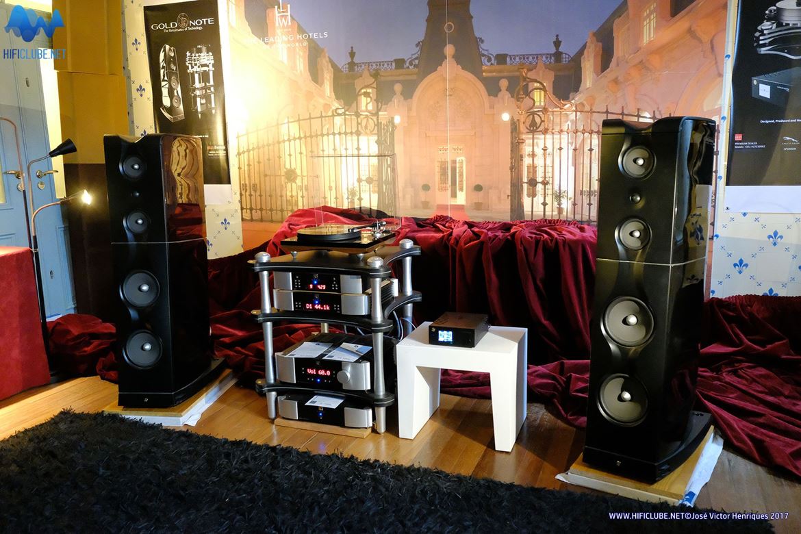 myHifi House, a new 'player' in town: electrónica Moon Simaudio e colunas Goldnote