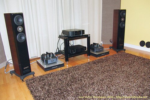 Ultimate&kef Reference Vão Ao Nimas De Mão Dada