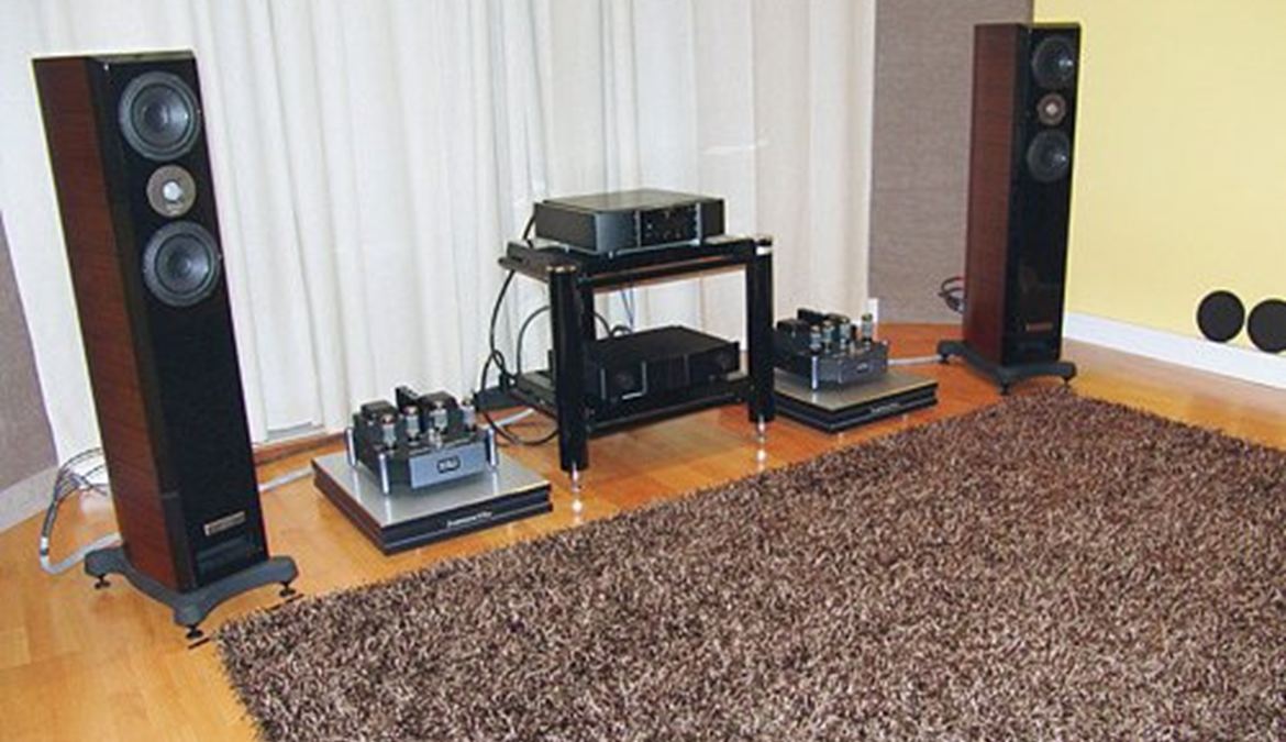 Ultimate&kef Reference Vão Ao Nimas De Mão Dada