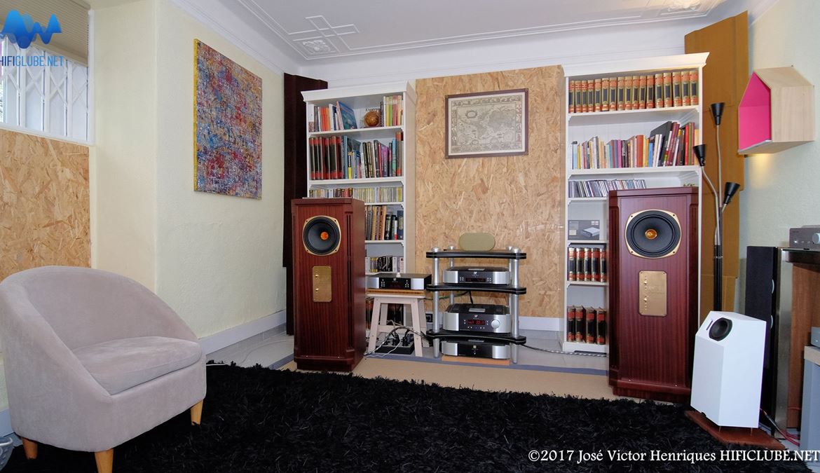 HiFiHouse_Sala de audição.jpg