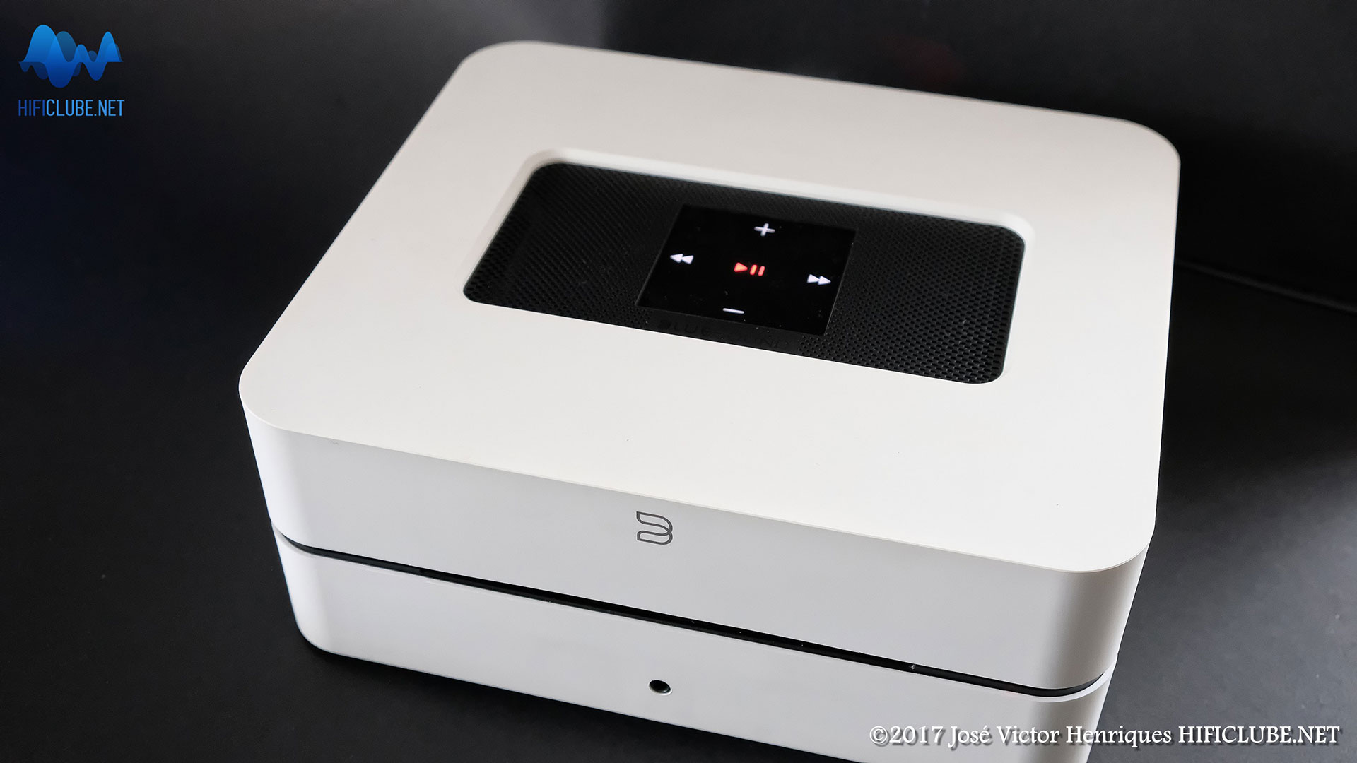 Bluesound Vault2 - front side.jpg