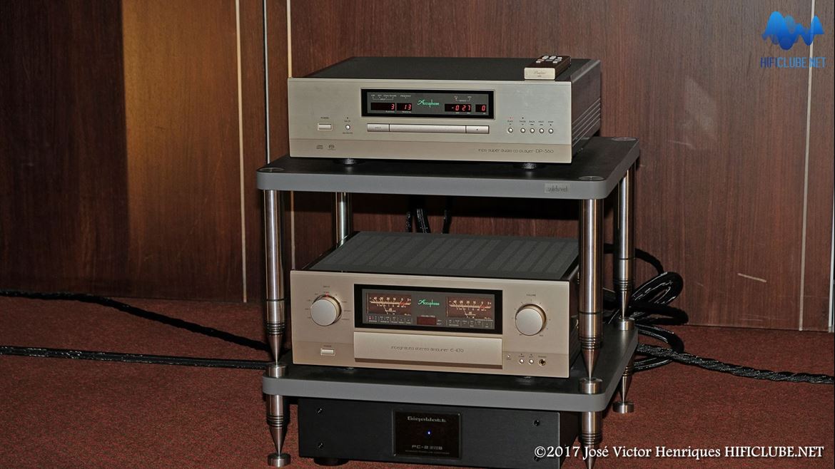 Leitor SACD Accuphase DP-560, Integrado Accuphase E-470, Filtro Gigawatt PC-2SE, Cabos Synergistic Research Atmosphere Level 4