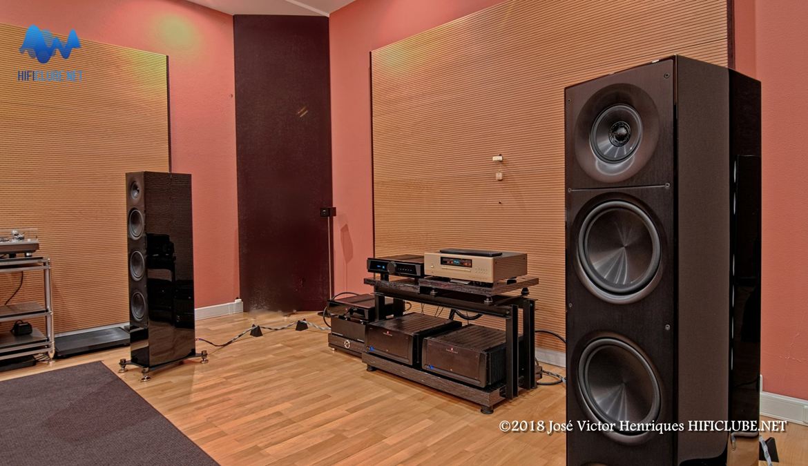 Elac Adante AF61 hard right.jpg