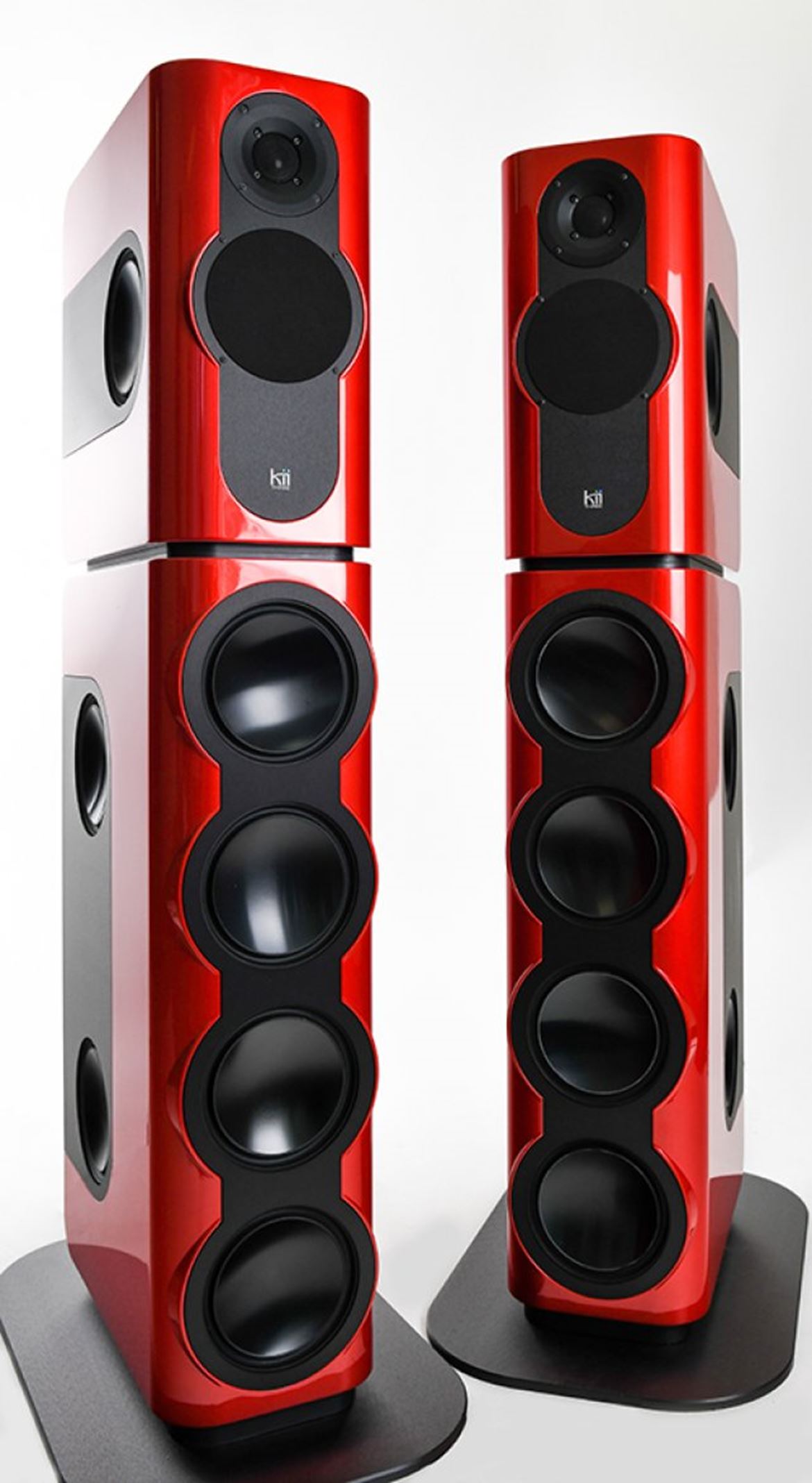 Upgrade your Kii THREEs Kii THREE BXT The BXT is an extension module which turns the Kii THREE into a veritable floor standing loudspeaker with 16 additional drivers and a total of 7000 Watts.  Kii THREE BXT System:  Floor standing DSP controlled High-End playback system. Consisting of: 2 x Kii THREE speakers in high gloss white, graphite matt metallic or any custom color of your choice  2 x BXT modules in the same or a contrasting color 1 x Kii Control offers volume control, input selection with touch switch operation, additional software menu, OLED display and is IR ready.  Inputs: USB, SPDIF, TOSLINK, AES, ANALOGUE All necessary cables are included