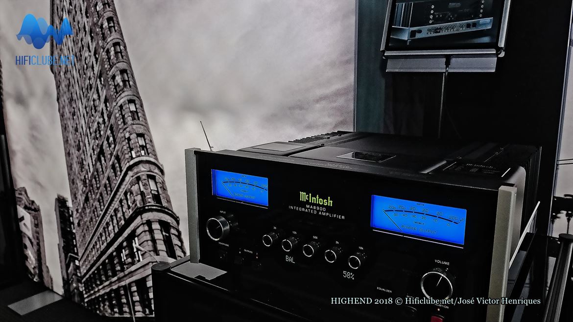 McIntosh Um novo giradiscos menos exuberante e três integrados com diferentes ‘motorizações’: MA5300, MA8900 (na foto) e MA9000. A prole de olhos azuis cresce a...olhos vistos.