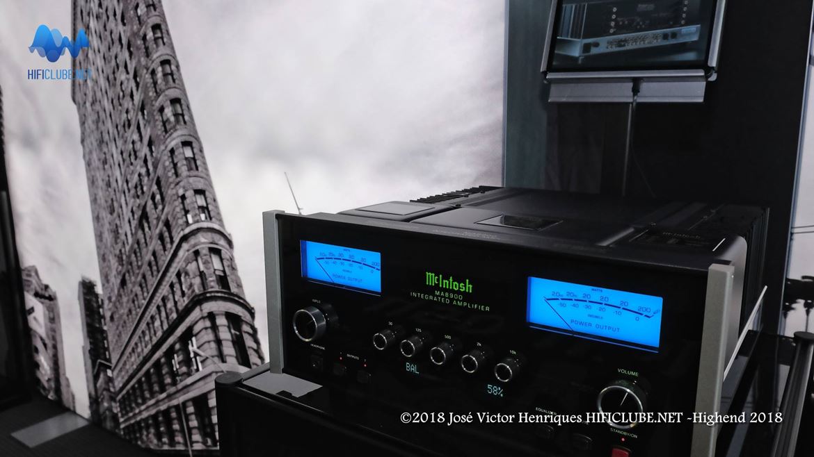 McIntosh Um novo giradiscos menos exuberante e três integrados com diferentes ‘motorizações’: MA5300, MA8900 (na foto) e MA9000. A prole de olhos azuis cresce a...olhos vistos.