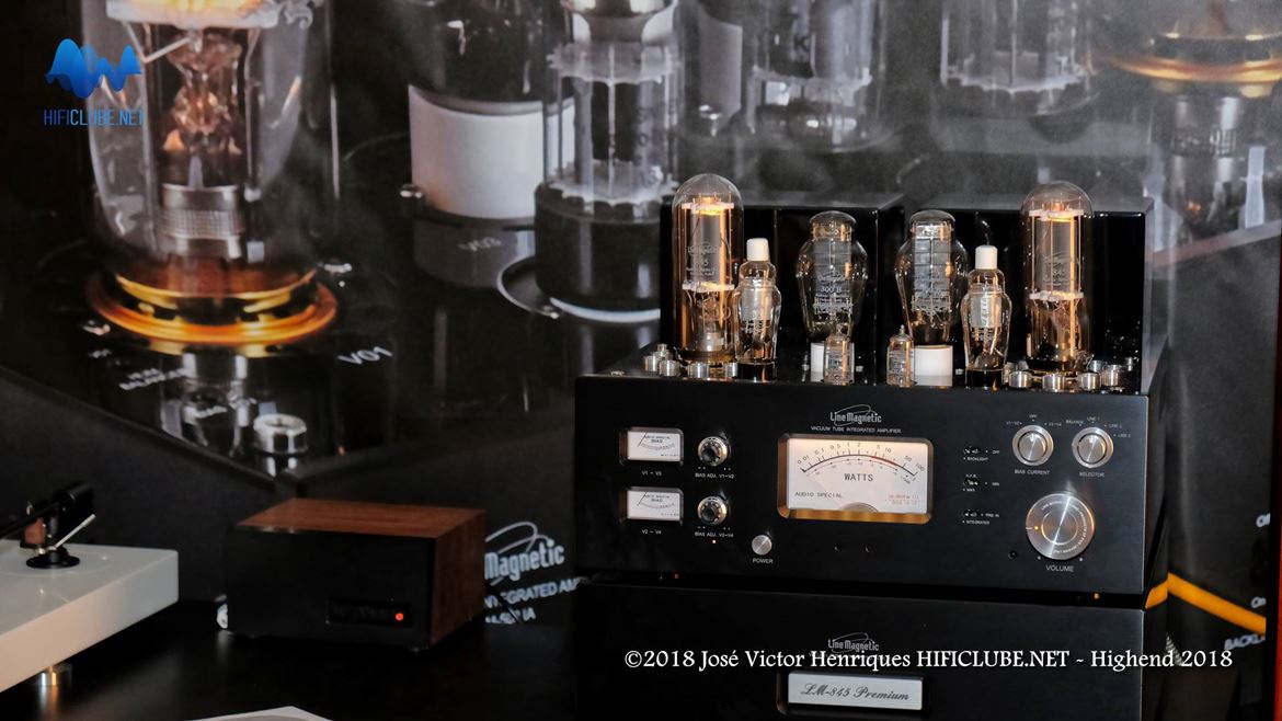 Line Magnetic LM 845 Premium, amplificador a válvulas (single-ended) integrado (válvulas 300B e 845). Derrete-se na boca como chocolate...