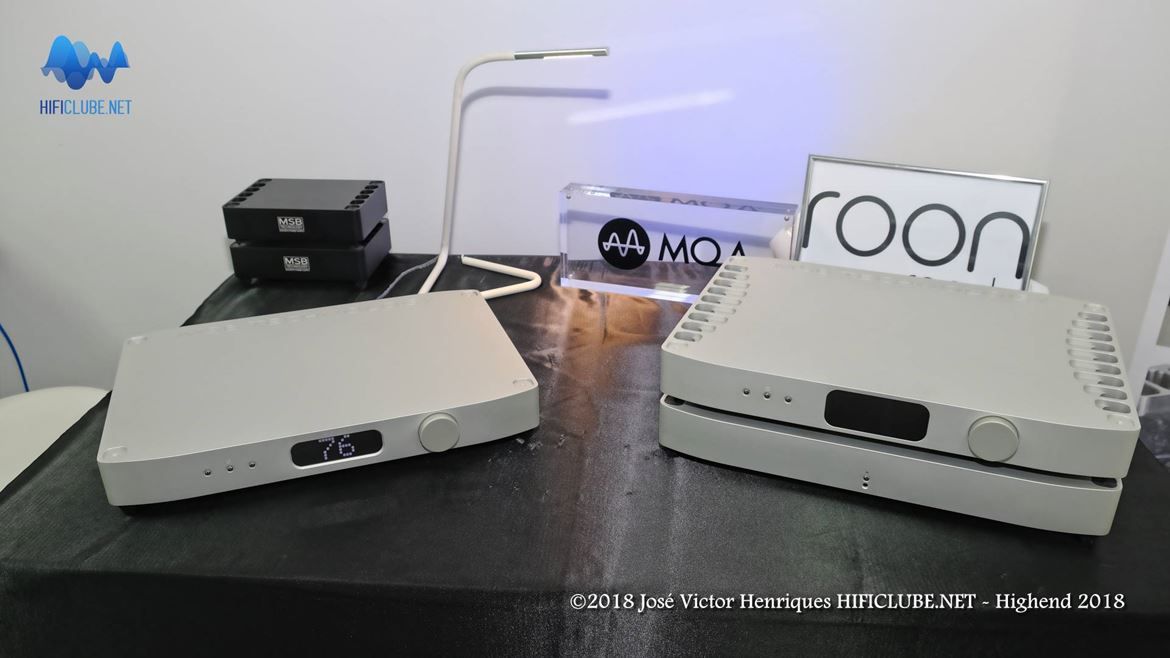 MSB apresentou, além do Reference e Select Transports, o Network Renderer II e os DACS Premier (4 x Prime DAC modules) e Discrete ( 2x DAC Modules), inspirados no Select, mas com preços bem mais apelativos: 20 mil e 10 mil dólares respectivamente. Feito o câmbio+IVA poder pôr mais 5 mil euros em cima de cada um...