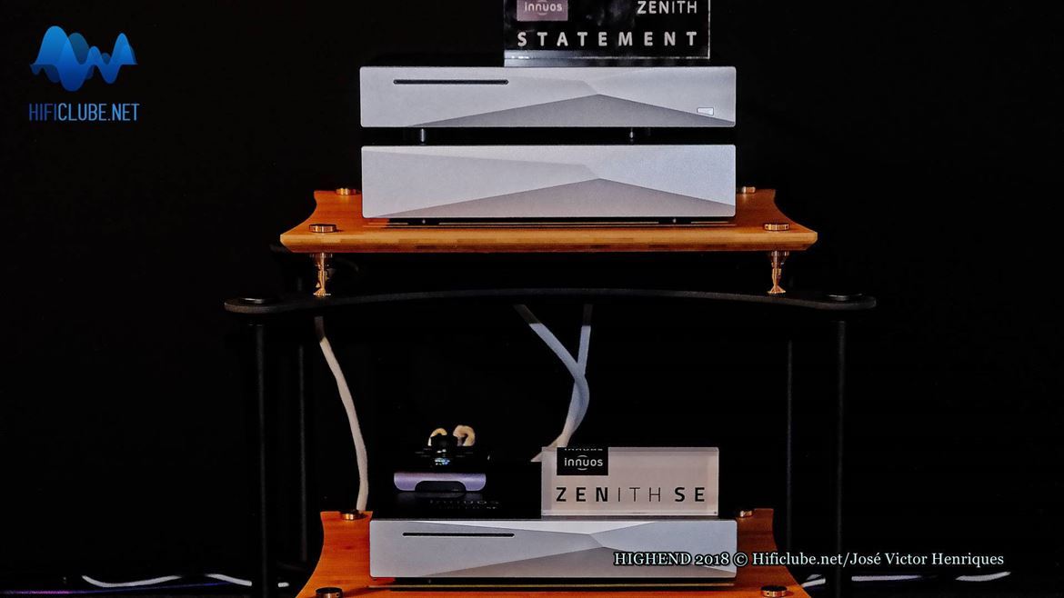 Innuos Statement (em cima), leitor de rede de duplo chassis, fotografado no Highend 2018, Munique