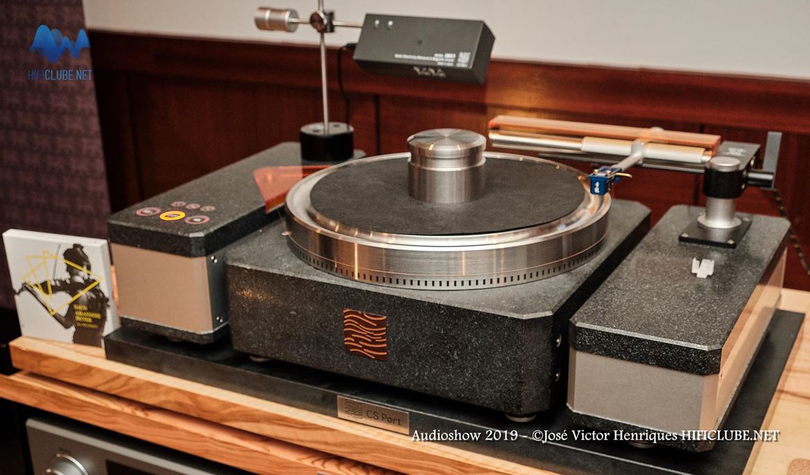 Audioshow 2019 - Ultimate Audio - CS Port  TAT-1 Floating Turntable.jpg