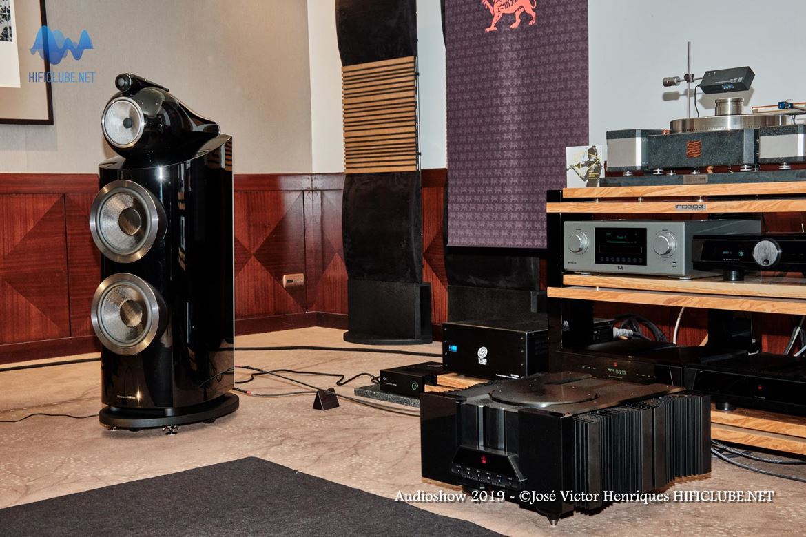 Audioshow 2019 - Ultimate Audio - Gryphon Antileon Evo - B&W800 D3.jpg