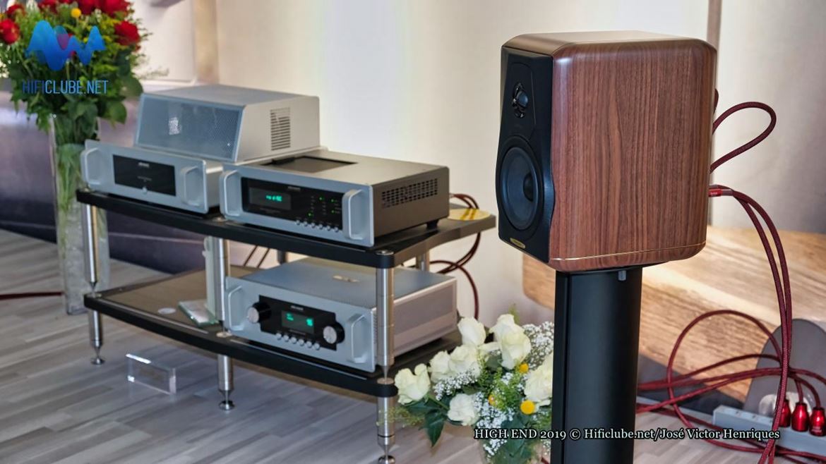 Sonus faber Minima Amator, close up.jpg