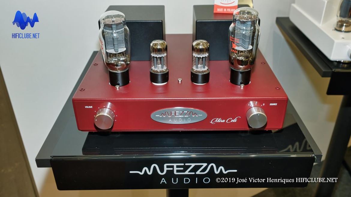 Da Polónia vem o novo modelo da Fezz Audio: Mira Celi com válvulas 2A3, das poucas que ainda soam como...válvulas. É de ouvir, e ficar ao olhar o... céu.