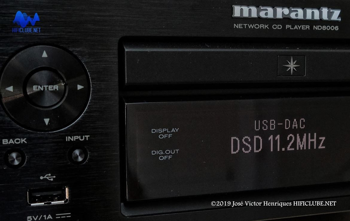 O ND8006 é compatível com DSD256 (11, 2MHz), como se prova com esta foto.