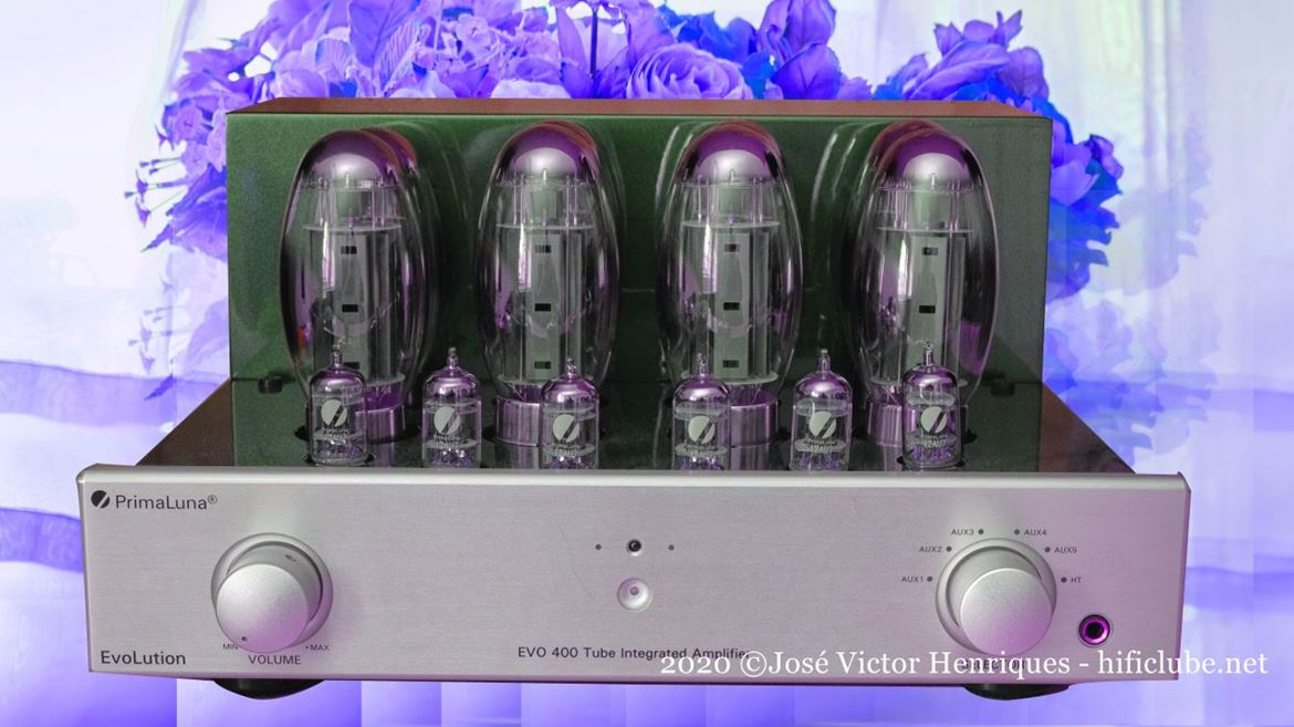 PrimaLuna EVO 400 integrado com válvulas KT 150: do som perfumado de canela das EL34 de origem para o aroma musical da alfazema.
