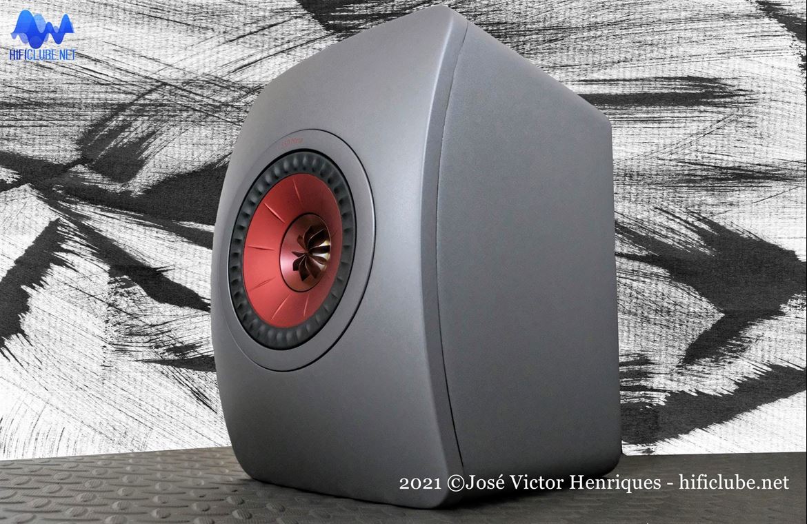 EISA 2021 - 2022 :  Standmount Loudspeakers  - KEF LS50 Meta