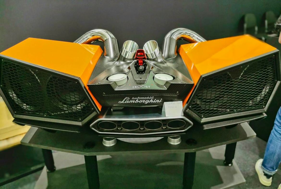 isOOST Lamborghini boombox