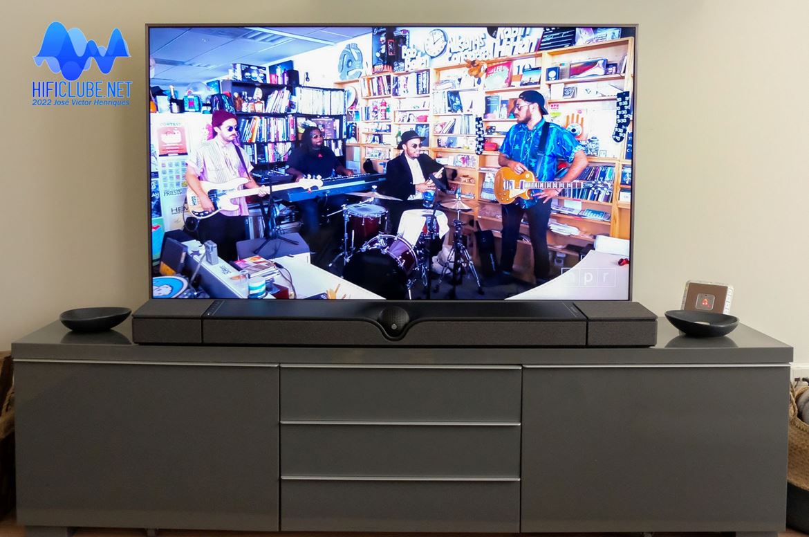 Anderson Paak Tiny Desk Concert. Clique sobre o nome do cantor para ouvir com as Dione.