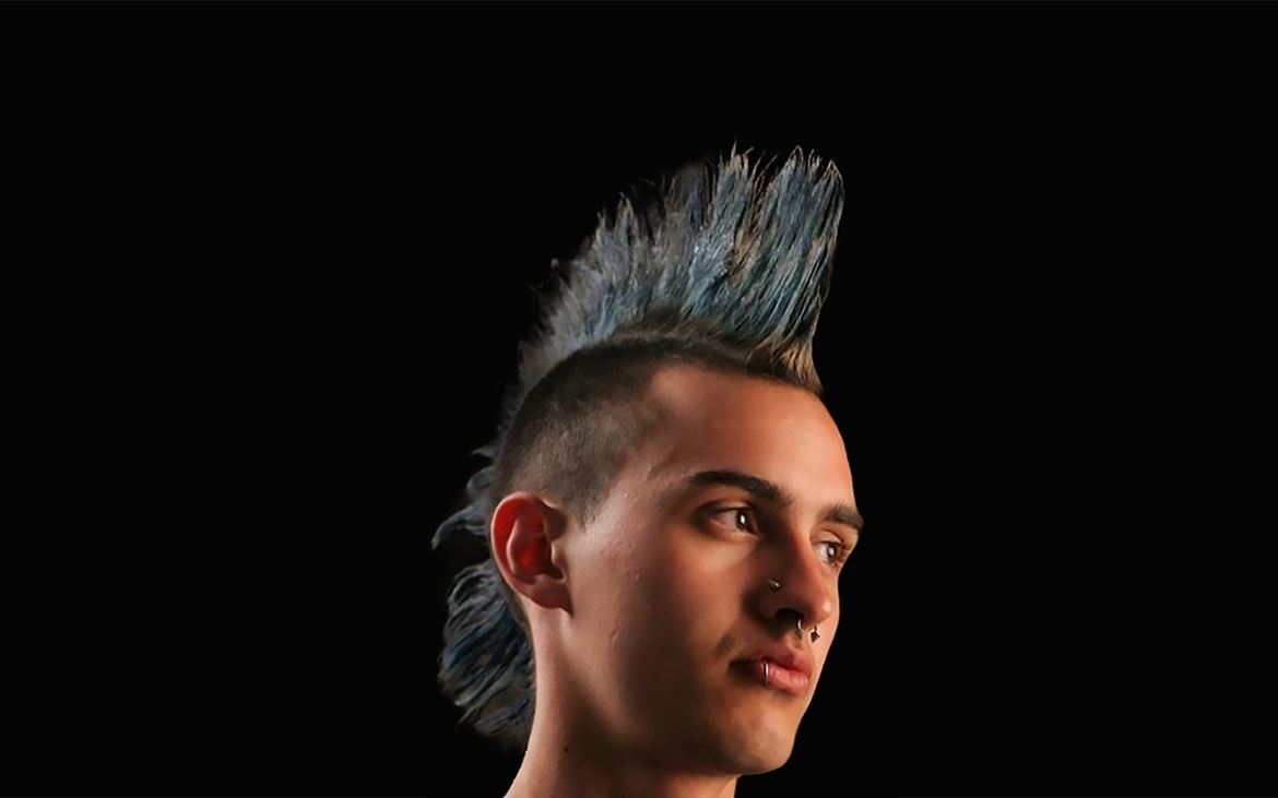 Os jovens adoram o som das B&W 705 S3. Não é por acaso que o ‘penteado Moicano’ foi adotado pelo movimento punk.