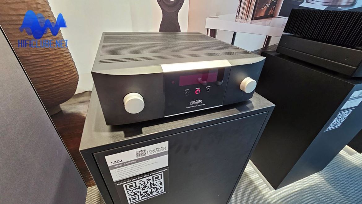 Mark Levinson 5302 INT. Um amplificador Dual-mono que pode ser ligado em ponte.