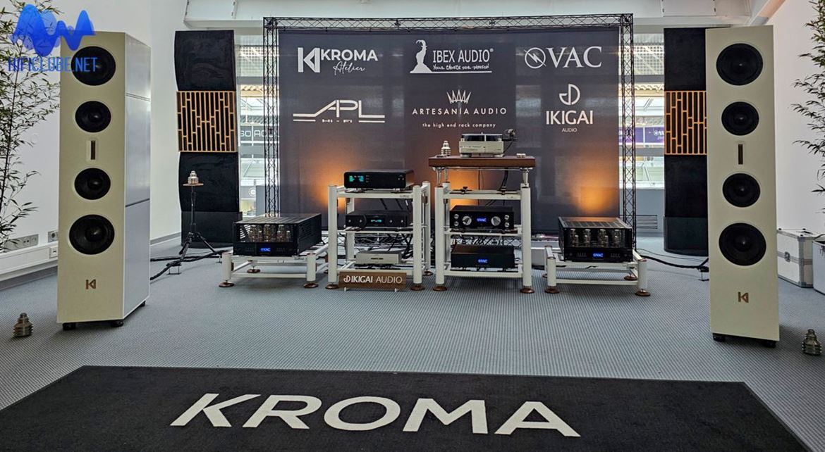 Sala da Kroma Atelier: Kroma Mercedes c/amplificação VAC.
