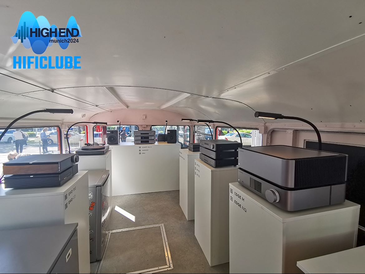 Cambridge Audio: exposição estática no interior do autocarro. O segredo EX estava no andar de cima.