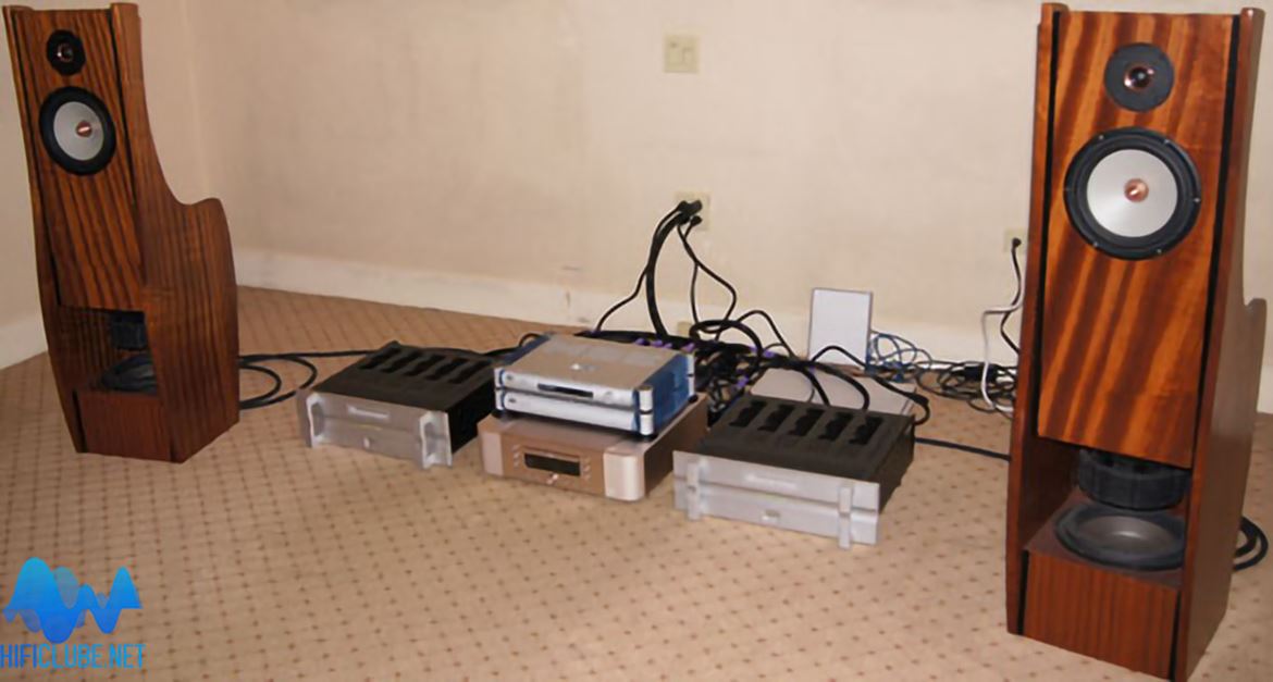 In 2011, I also heard the Linkwitz Orion model at the Axpona Show in New York and the Jamo (open baffle) speakers.