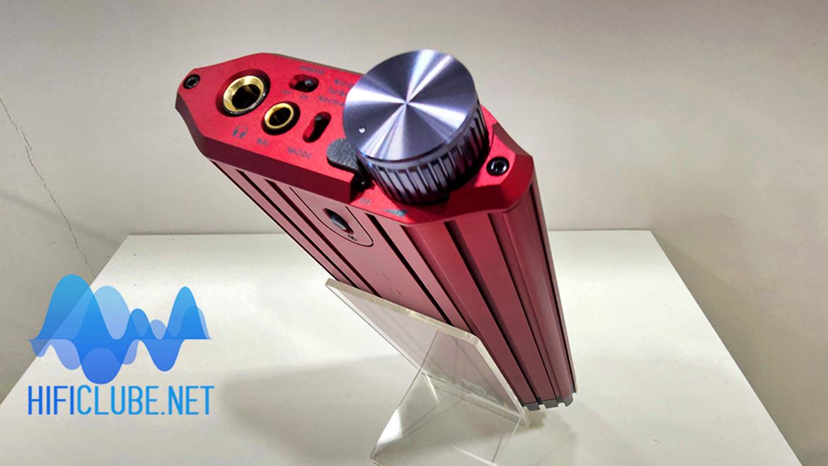 iFI Audio Diablo 2 - The yet to be available MEMS get priority on the front plate, while the IEM Match switch is hiding under the belly.