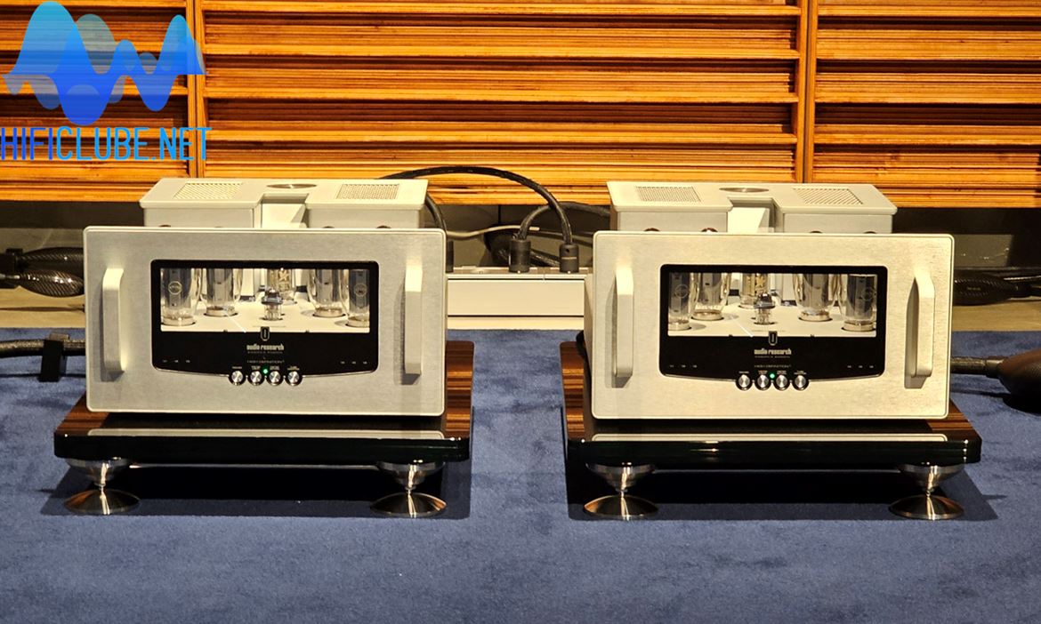 A pair of Audio Research Reference 330M monoblocks with KT170 tubes.