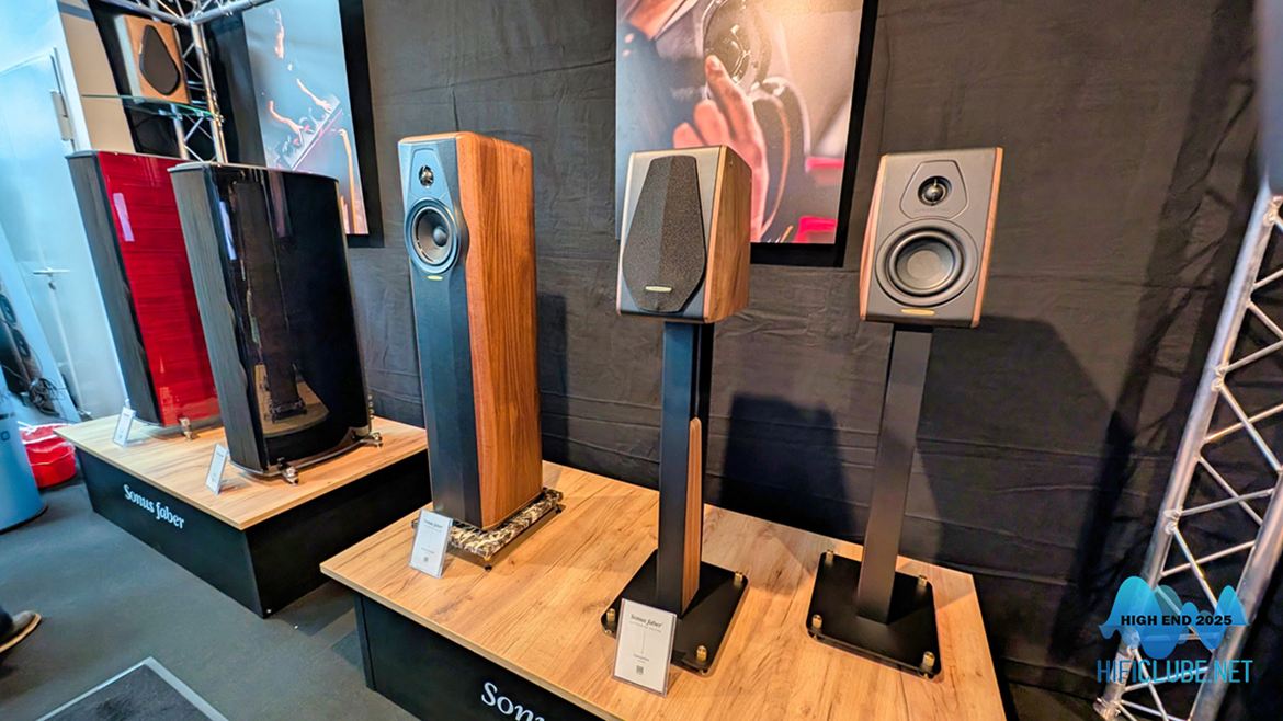 Sala comum Sonus faber / McIntosh. Em primeiro plano as Concertino 4G