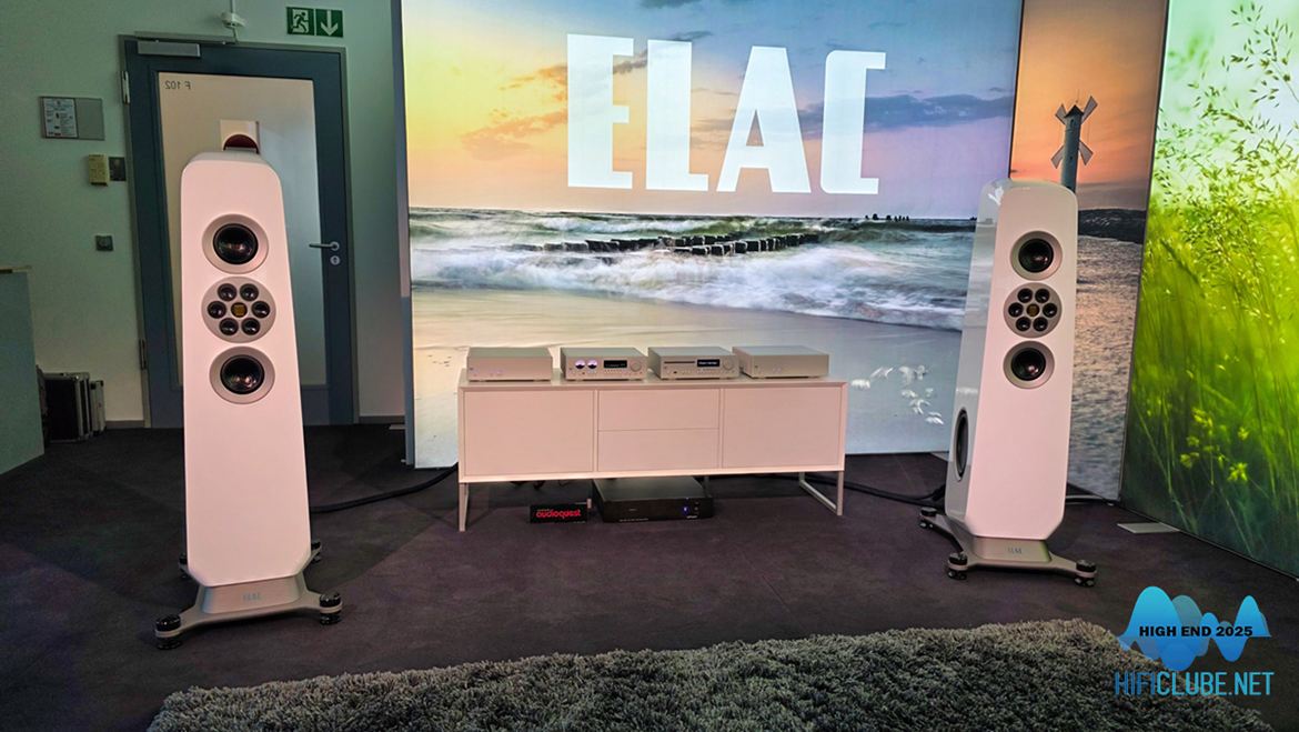 As ELAC Concentro 807 em demonstração no MOC