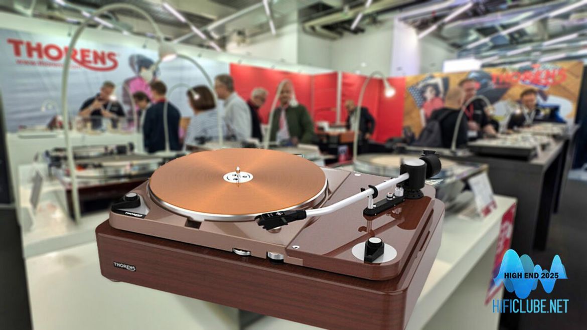 Uma montagem fotográfica para fazer realçar o Thorens TD 124 DD Exclusive. Uma obra de arte.