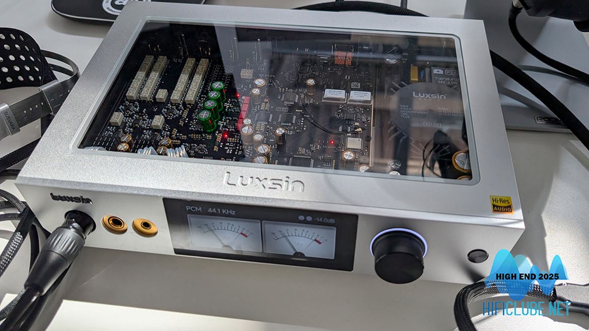 Luxsin X9, um amplificador de auscultadores/ DAC ao qual só lhe falta falar.
