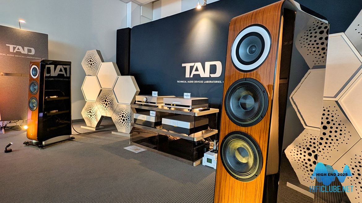 TAD-GE1 (Grand Evolution One), uma pequena grande coluna de som.
