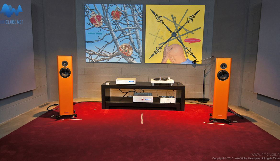 Magico S1 cor de laranja na loja da Imacustica - Lisboa