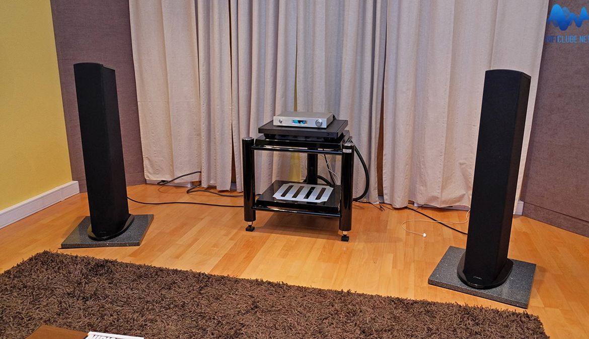 Sistema 1: Streamer/Dac/integrado Lumin M1; Colunas Golden Ear Triton 5; Cabos Synergistic Research Core level 1