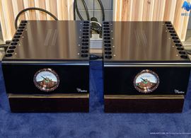 Dan D'Agostino Progression monoblok amplifiers (clique sobre as fotos para aumentar)