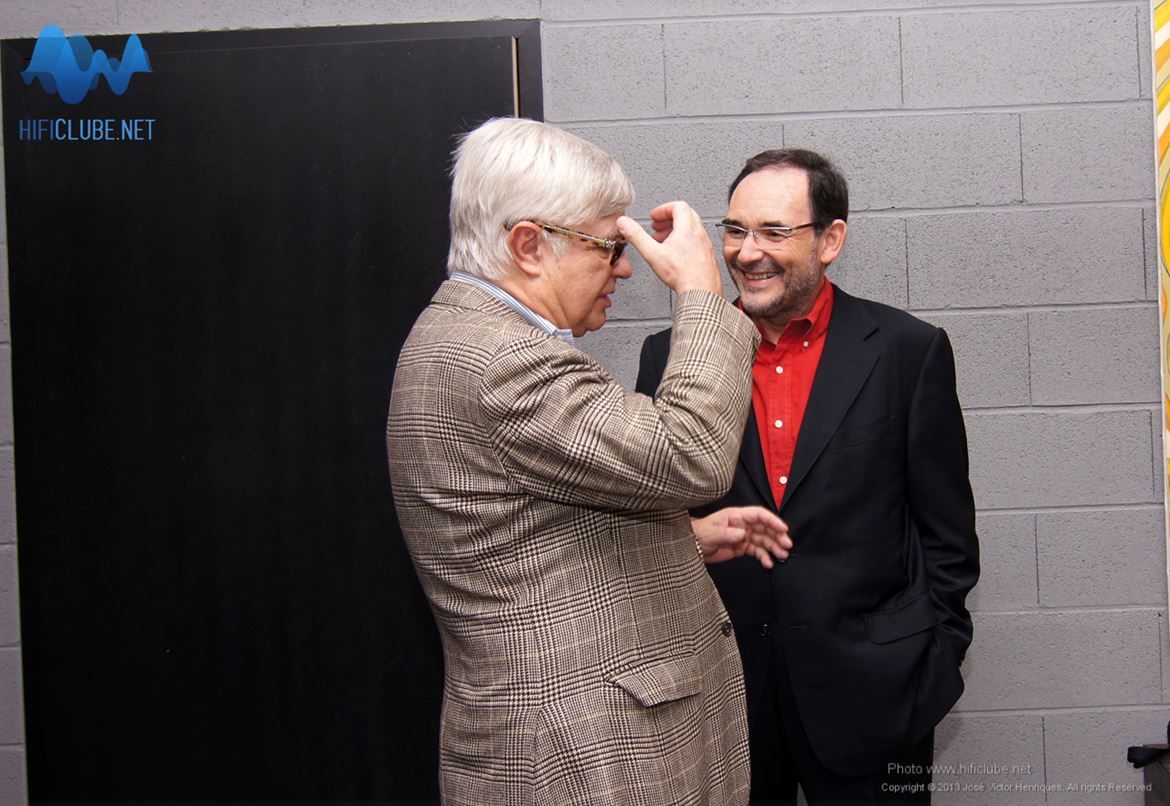 Ricardo conversando animadamente com Eng. Ferreira Rocha, um wilsonista convicto