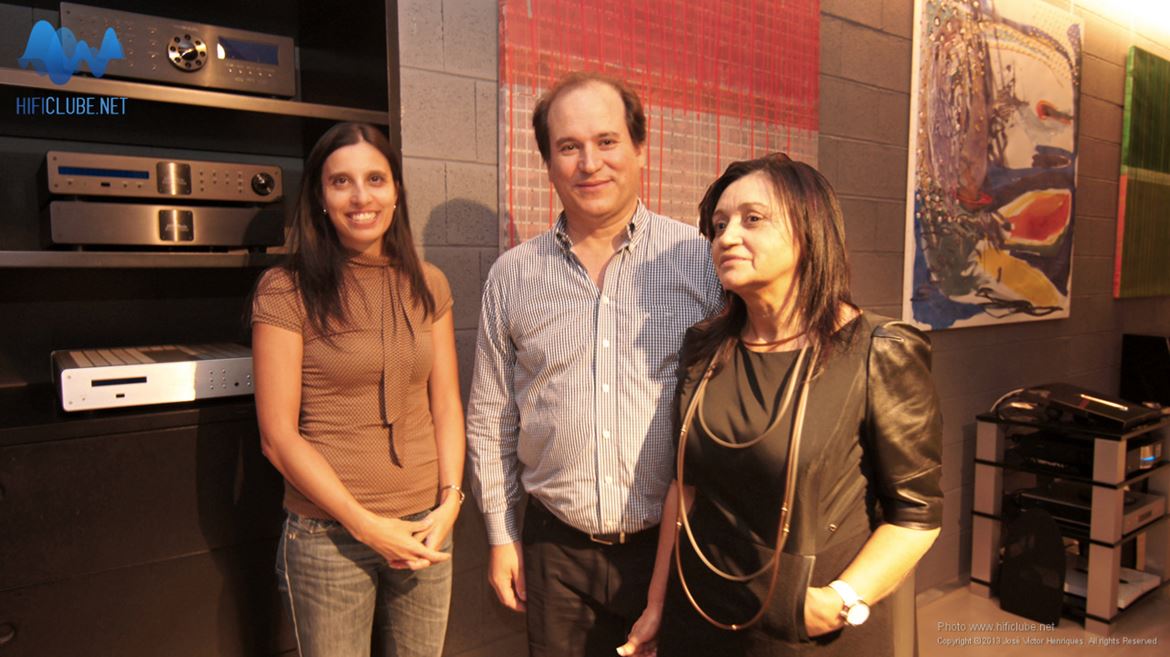 Manuel Dias homenageia a imensa minoria de mulheres audiófilas, com a gentil participação de Dra. Patrícia Araújo e Dra Paula Cabral