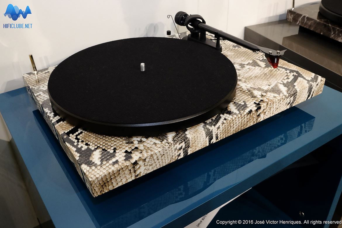 Pro-Ject Snake Skin