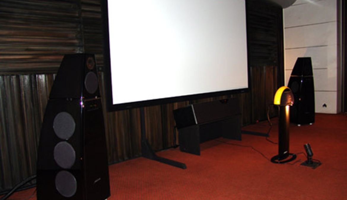 Highend 2007 - Porto - Parte 4: Exposição Colectiva: Ajasom, Artaudio, Delaudio, Epson, Grupojota, Pestanaudio, Polifer, Powerfocus, Soundeclipse, Topaudio, Videoacústica, Zenaudio