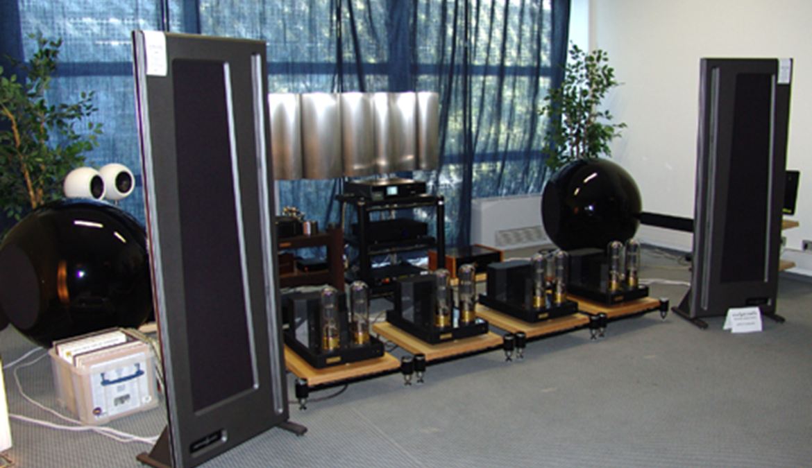 Highend 2009_ Parte 2_tradição_painéis, Válvulas E Cornetas: Analysis, Avantgarde, Ayon, Brutale, Cessaro, Emillé, Jbl, Octave, Pathos, Quad, Vtl