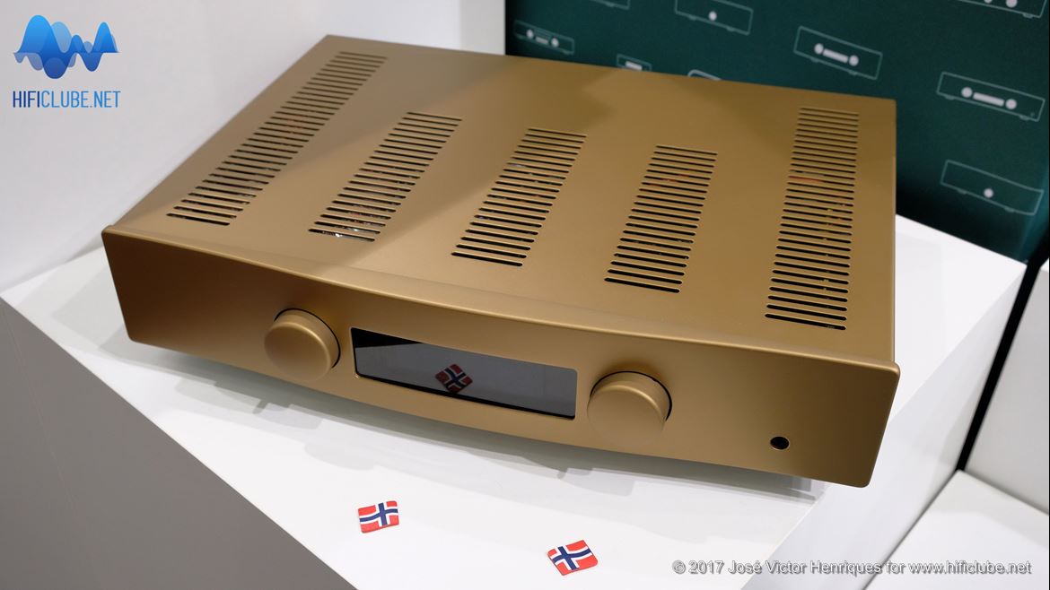 Highend2017_amplificadores e outros_Hegel Rost Gold.jpg