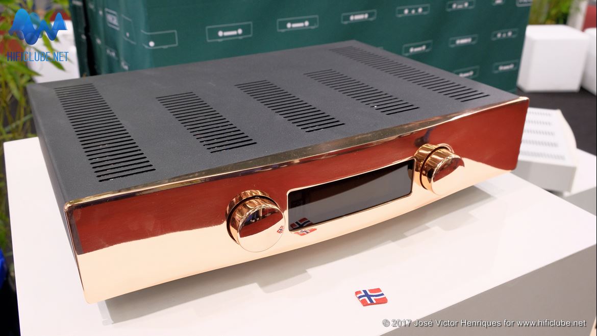 Highend2017_amplificadores e outros_Hegel Rost Special Copper Edition.jpg