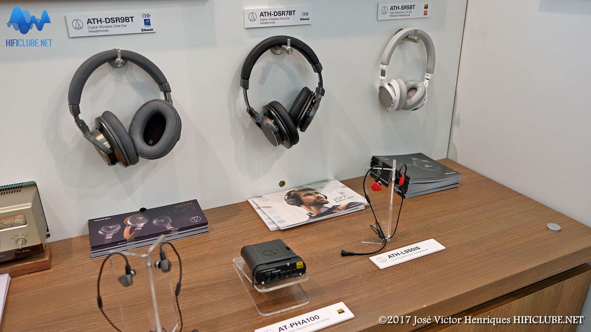 Highend2017_auscultadores_Amostra-da-vasta-colecção-de-auscultadores-da-Audio-Technica.jpg