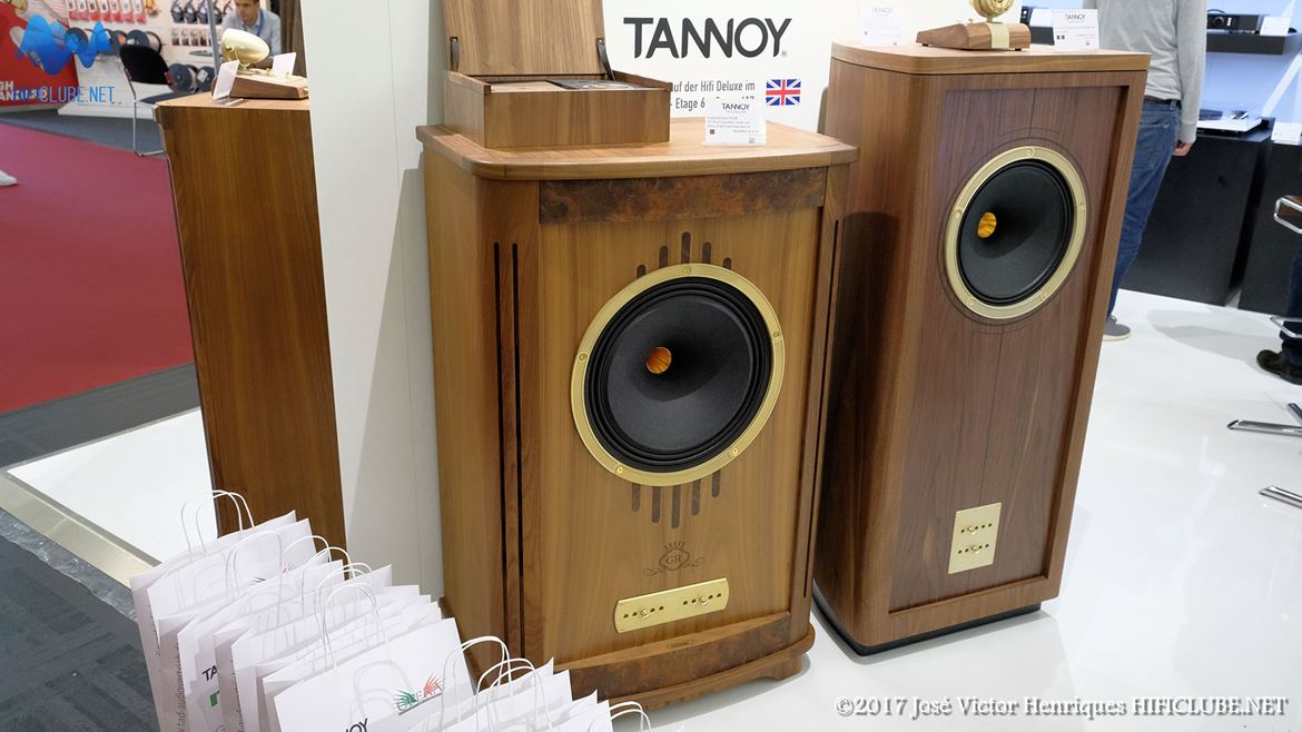 Highend2017_colunas_A Tannoy relançoui a série Legacy dos anos 70. Mas é a linha Prestige aqui com as Canterbuty GR e GR90 que atraem os olhares..jpg